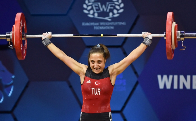 Burcu Alc'dan bronz madalya geldi