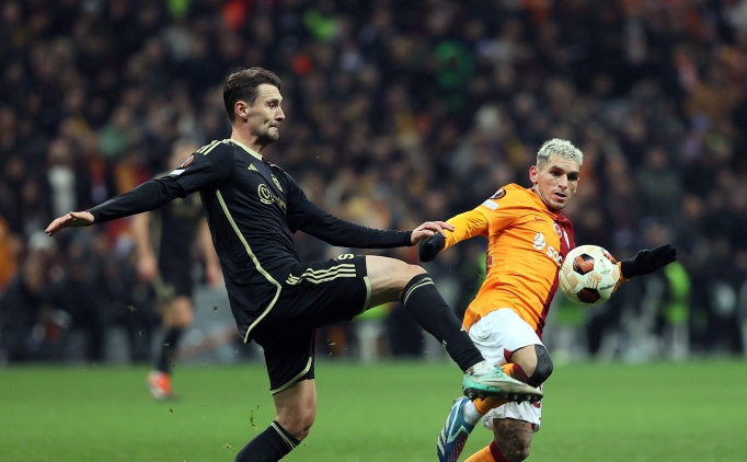 Torreira, sahada basmad�k yer b�rakmad�!