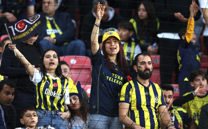 Fenerbahçe taraftarından Mersin'de tam destek