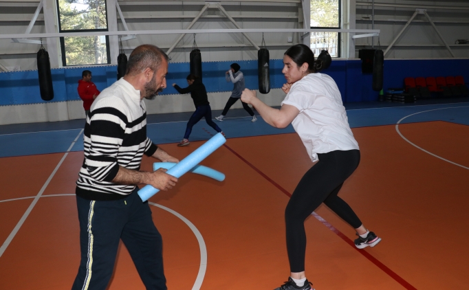 Olimpik Kad�n Boks Milli Tak�m�'n�n Kastamonu kamp� s�r�yor