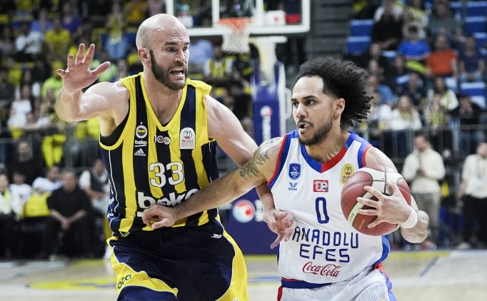 Anadolu Efes, Fenerbah�e Beko'yu EuroLeague'in ard�ndan ligde de devirdi!