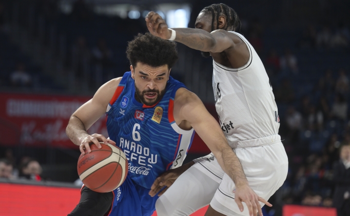 Derbide Anadolu Efes, Beikta Emlakjet'i ykt