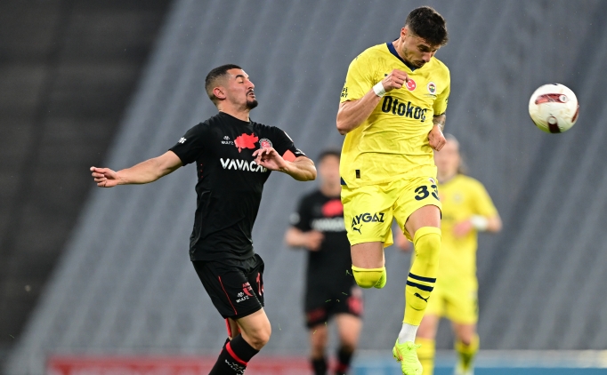 Fenerbah�e'de Krunic, ele�tiri oklar�n�n hedefinde!