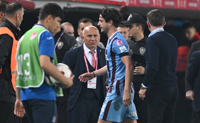 Enis Destan'�n annesinden sosyal medyada fla� tepki!