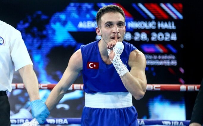 Milli boks�r Samet G�m�� Avrupa �ampiyonu oldu