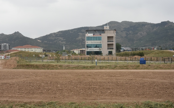 3 motokros �ampiyonas�nda 200 sporcu yar��acak