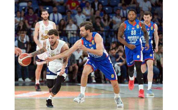 Fenerbahe Beko, Anadolu Efes'i rahat yendi