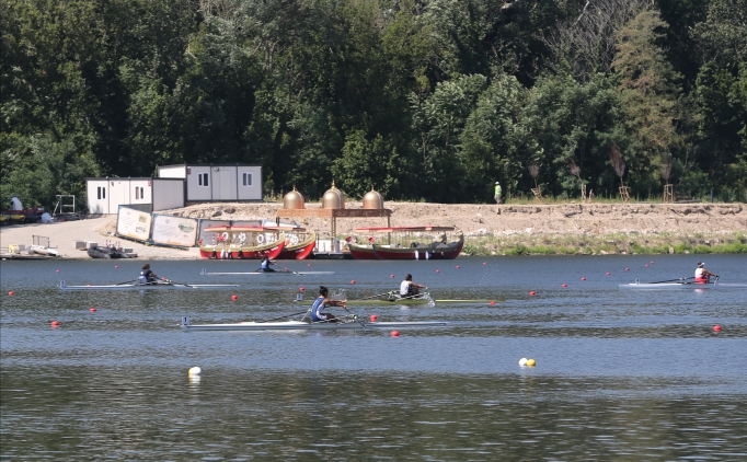 Meri� Nehri'nde ilk resmi k�rek yar��lar� ba�lad�