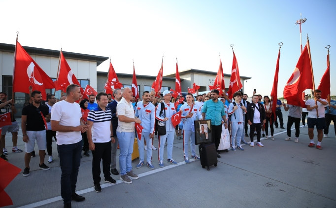 Artistik Cimnastik Erkek Milli Tak�m�, Paris'e gitti