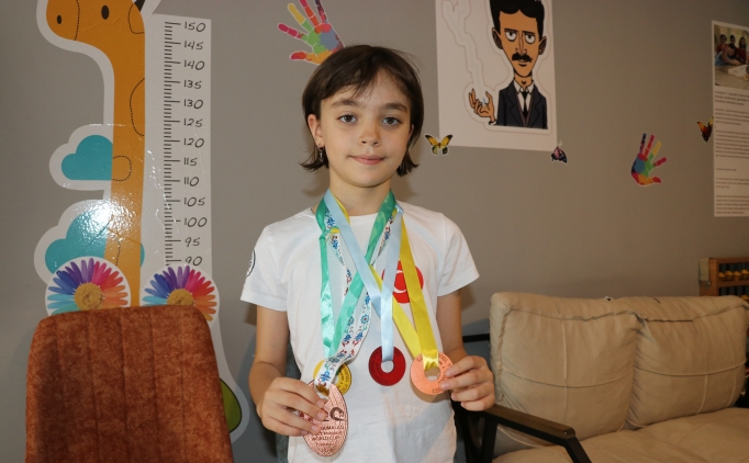 Dokuz ya��ndaki Mihrimah'tan etkileyici performans