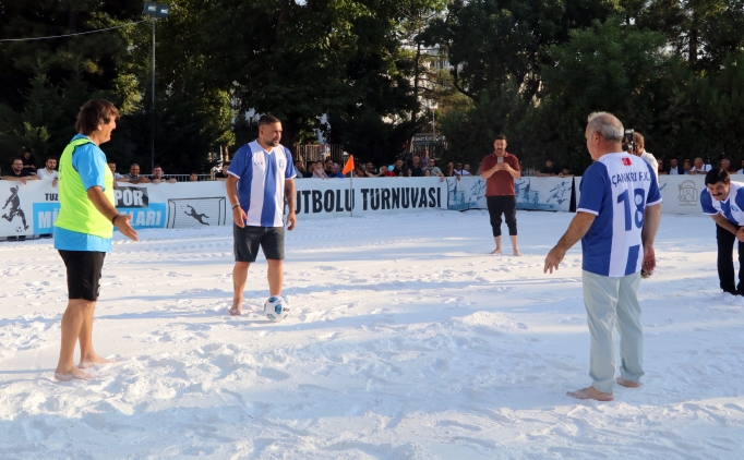 Tuzdan sahada futbol ve voleybol ma oynand!