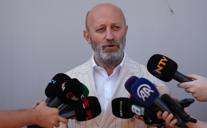 Cenk Erg�n: 'Maddi geliri de ka��rmak istemiyoruz'