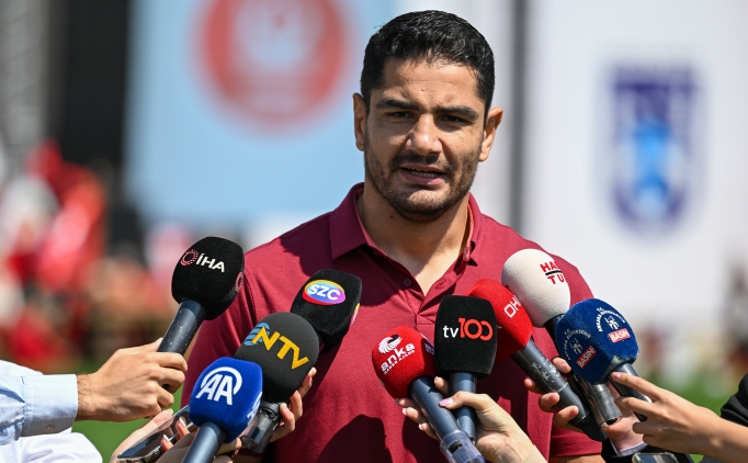 Taha Akg�l: ''Parlayan sporcular� altyap�m�za kazand�raca��z''