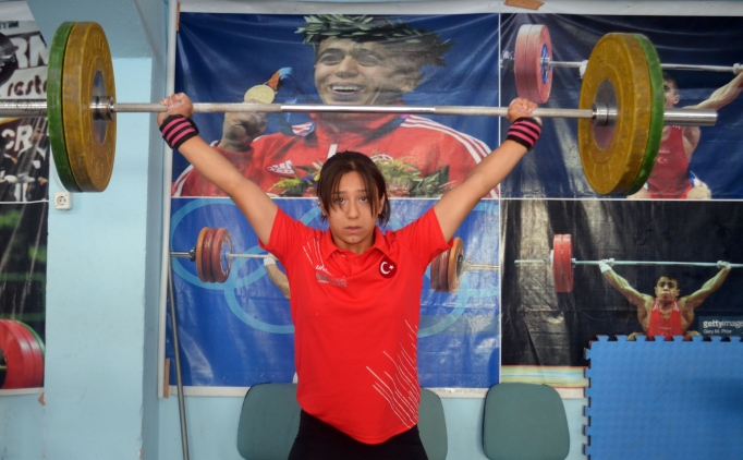 Zehranur Aslan'�n hedefi Avrupa �ampiyonlu�u