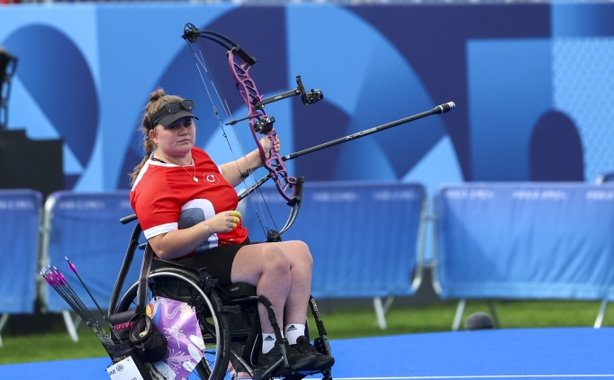 �znur C�re Girdi, Paris'te �ampiyon oldu!