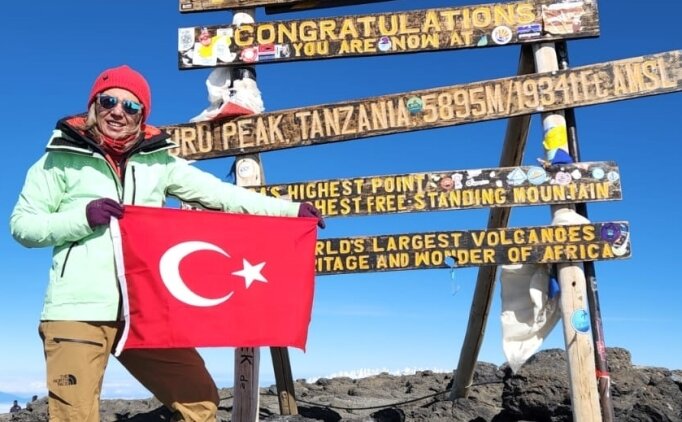  Afrika'nn en yksek da Kilimanjaro'ya trmand