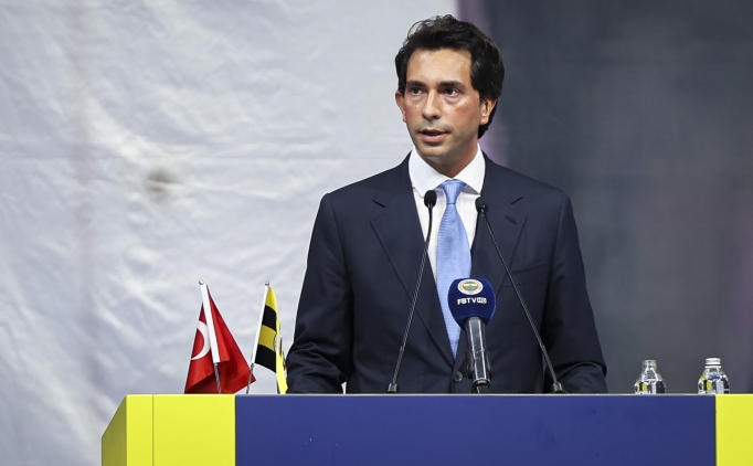 Burak K�z�lhan'dan camiaya mesaj!