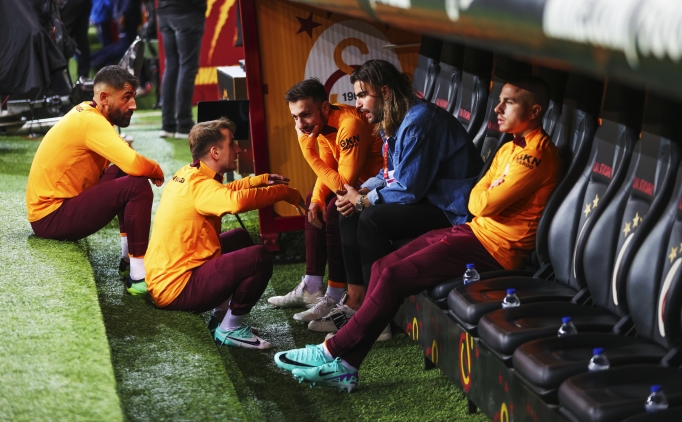 Galatasaray'da ayr�l�k karar�! Kiral�k gidiyorlar