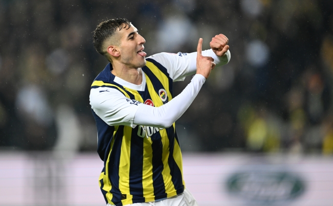 Fenerbah�e'de Mert M�ld�r'� endi�elendiren haber!