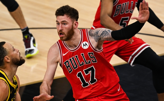 Chicago Bulls, Onuralp Bitim'i serbest brakt