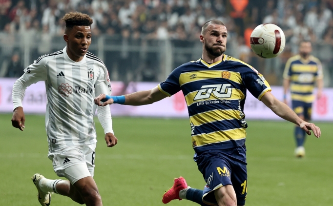 Beşiktaş'ta savunmaya yeni aday: Mujakic