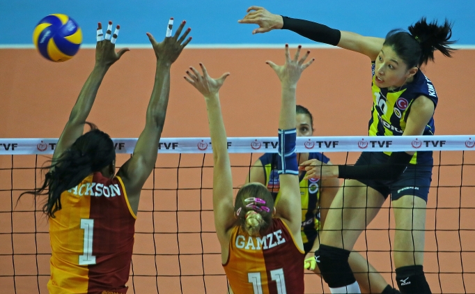 Fenerbah�e'nin eski y�ld�z�, j�bile karar�ndan vazge�ti!