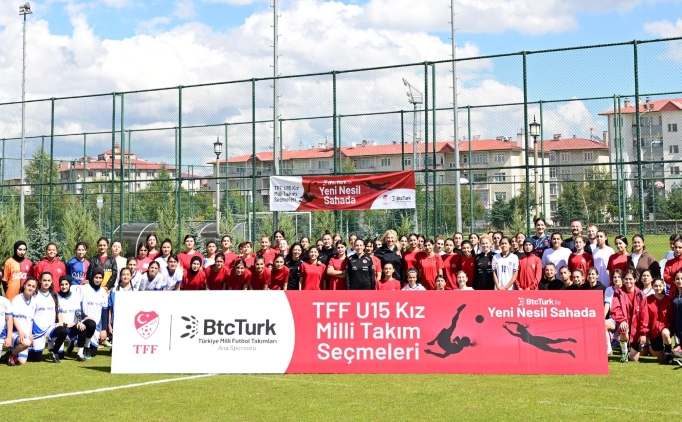 Ailesinden izin alan kzlar, milli futbol takm semelerine kotu