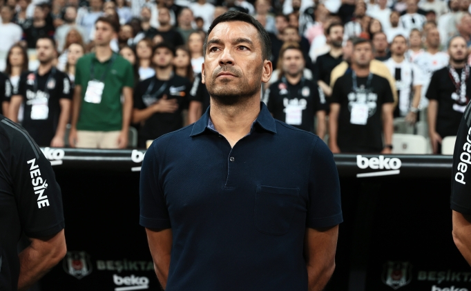 Giovanni van Bronckhorst'tan sert uyar: 'Kendinize gelin'