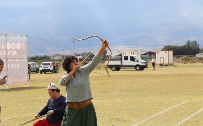 Mengcek Melik Gazi Bykler Hava Kousu Trkiye ampiyonas, Erzincan'da balad