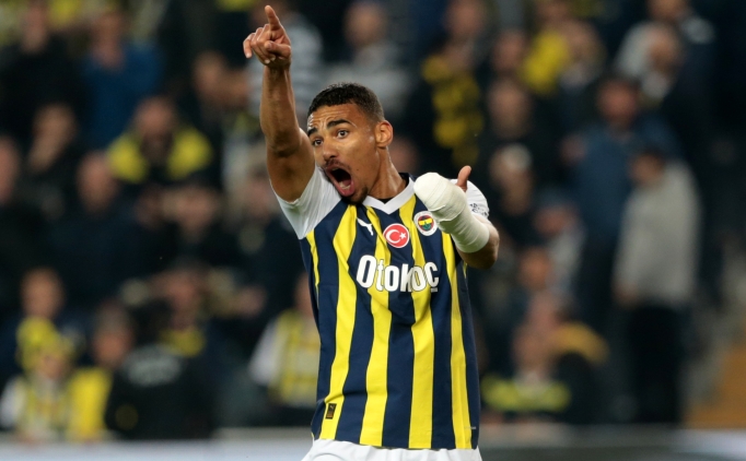 Fenerbahe'de Djiku duvar