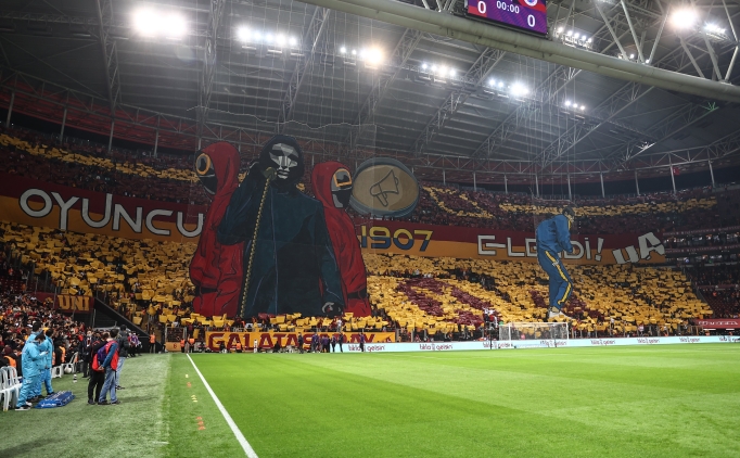 Galatasaray taraftarlarndan derbiye zel koreografi