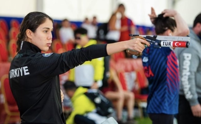 �lke �zy�ksel ve Yaren Nur Polat, ad�n� finale yazd�rd�