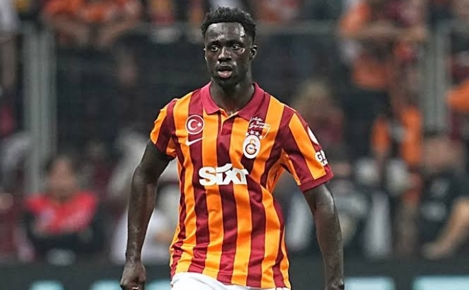 Galatasaray'da Davinson Sanchez formas�na kavu�tu
