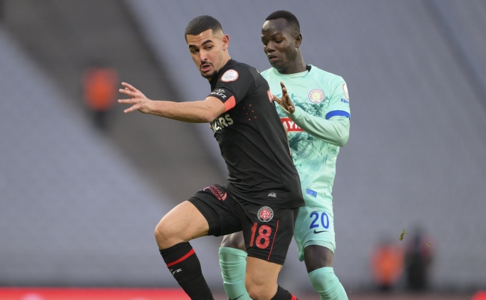 Fenerbah�e'de ilk transfer y�kleniyor: Levent Mercan