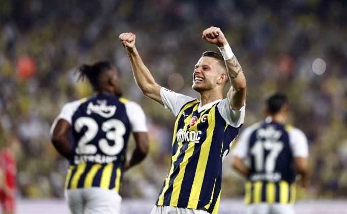 Fenerbah�e 11 y�l sonra bir ilk i�in sahada