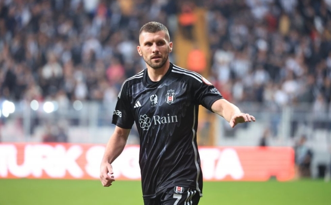 Be�ikta�'ta b�y�k hayal k�r�kl���: Rebic!