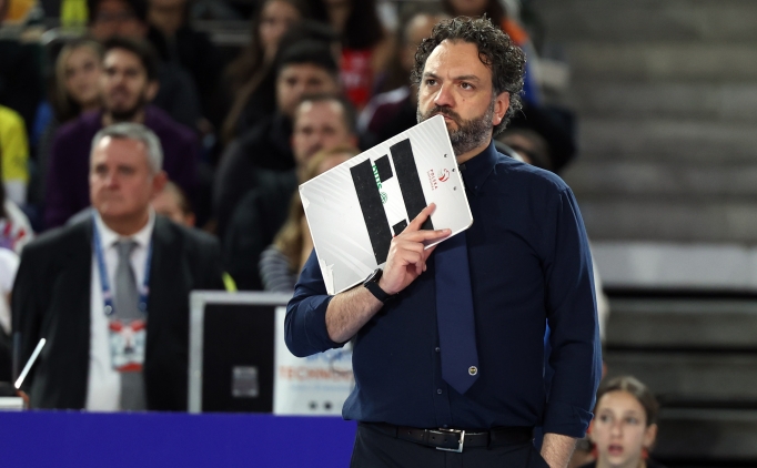 Fenerbah�e Opet'te beklenmedik ayr�l�k