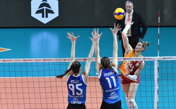 Galatasaray, evinde Nil�fer Belediye'yi geriden gelip ge�ti