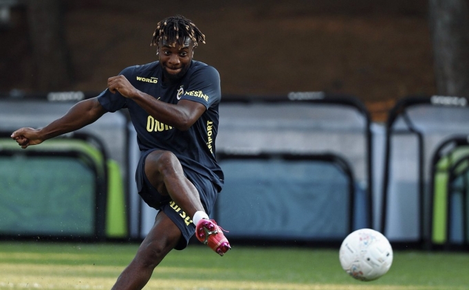 Fenerbahe'ye Saint-Maximin'den kt haber