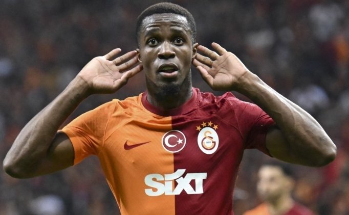 Galatasaray limit iin Wilfried Zaha'y bekliyor!