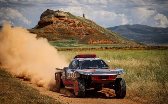 Dakar Rallisi'nde heyecan balyor