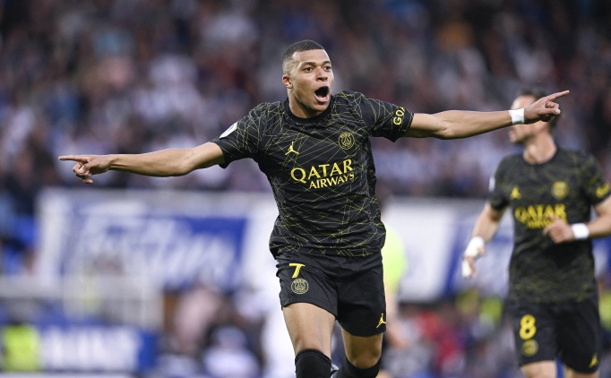 Real Madrid'de Mbappe iin 3 seenek!