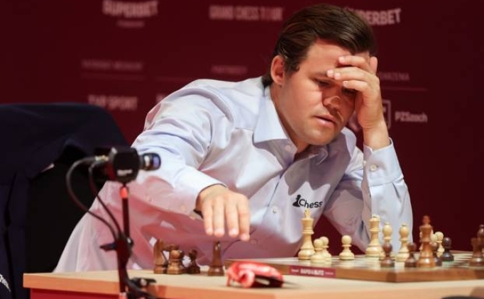 Satranta Mustafa Ylmaz, Magnus Carlsen'den puan ald