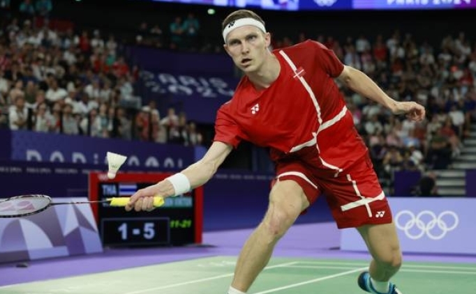 Badminton tek erkeklerde altn madalya Axelsen'in!