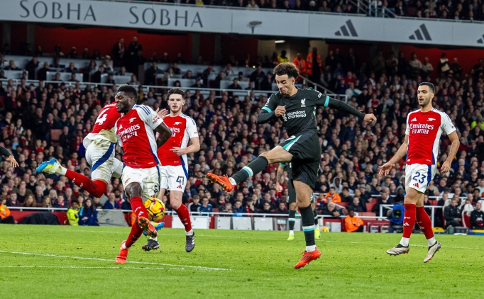 Arsenal ile Liverpool yeniemedi: 2-2!