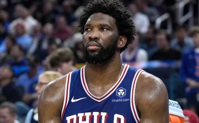 Embiid ameliyat geirdi, en az 4 hafta yok