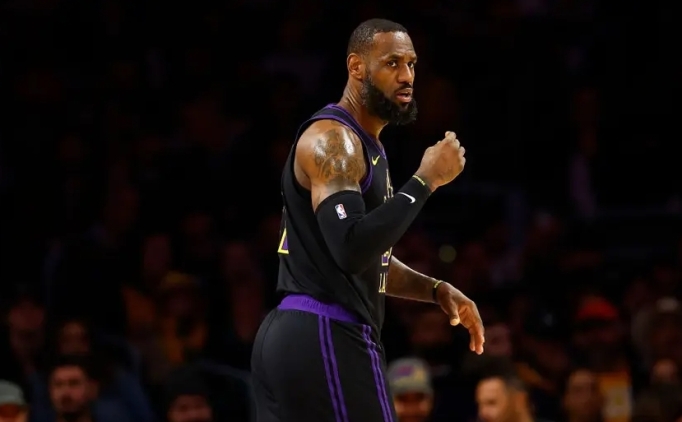 LeBron, kontratndaki opsiyonu kullanacandan emin deil