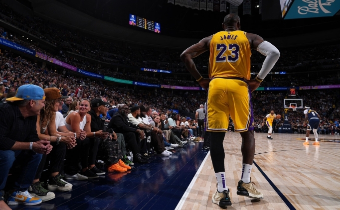 LeBron James, Lakers formasyla son man m oynad?