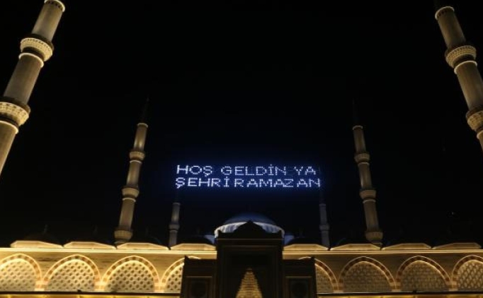 Oruçluyken cinsel ilişkiye girilir mi, günah mı? Diyanet