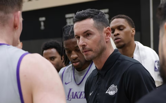 Lakers, JJ Redick'in yardmc ko ekibini duyurdu 